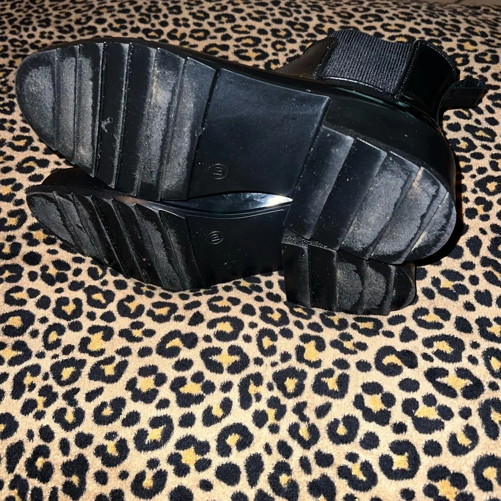Stylish Black Women's Boots - Picture 5 of 8
